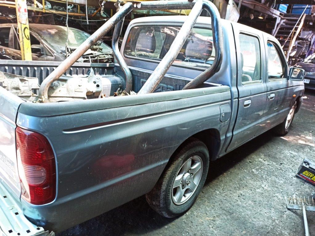  Mazda B2500 2005    EN DESARME